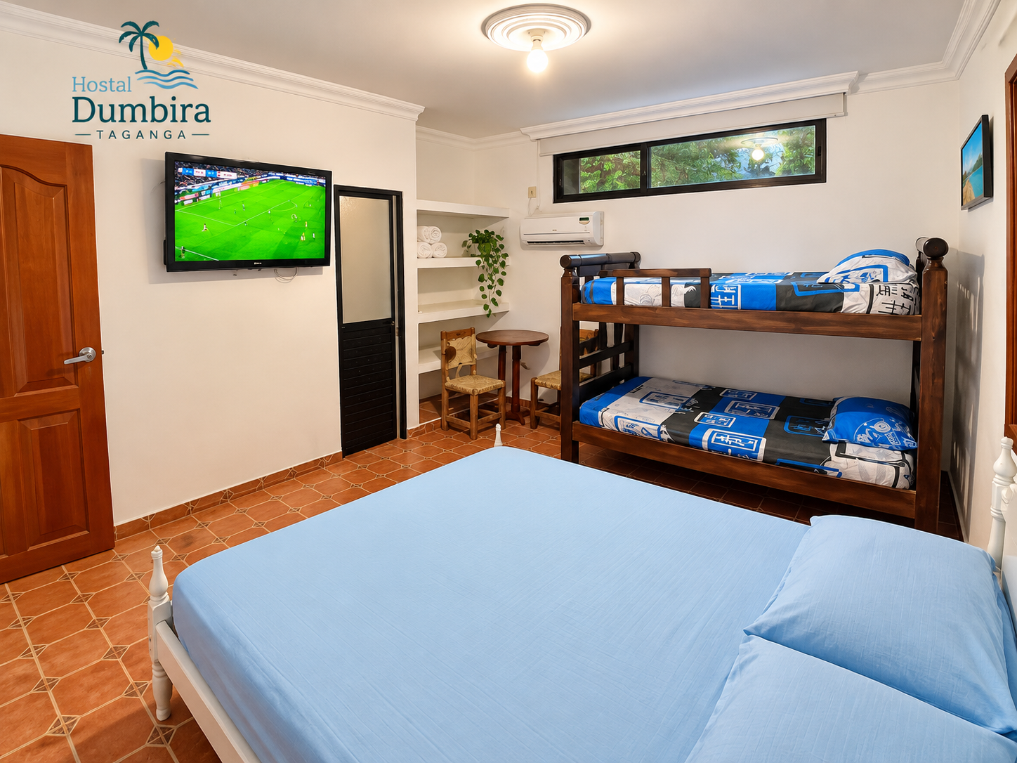 Habitación cuádruple del Hostal Dumbira